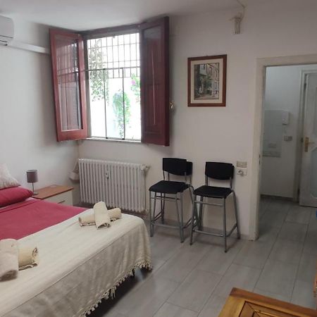 Super Central Studio, No Noise, Near Seaside, Shops Μπάρι Εξωτερικό φωτογραφία